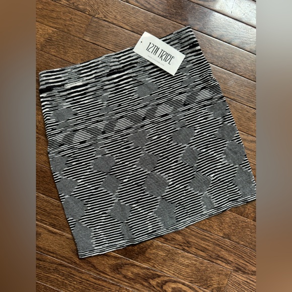 12th Tribe Miracle Stretchy Mini Skirt - Picture 1 of 3